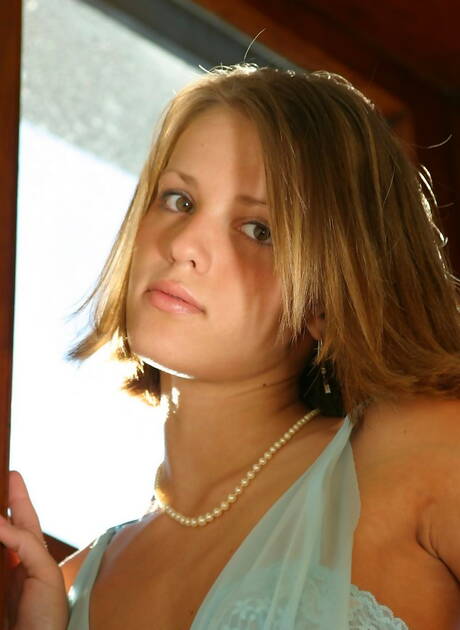 Karens Dream picture collection featuring Karen Dreams demonstrating amazing shape