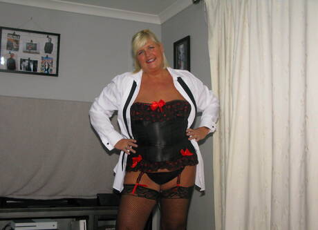 TAC Amateurs invites you to browse their xxx photos with Chrissy Uk in masturbating porn